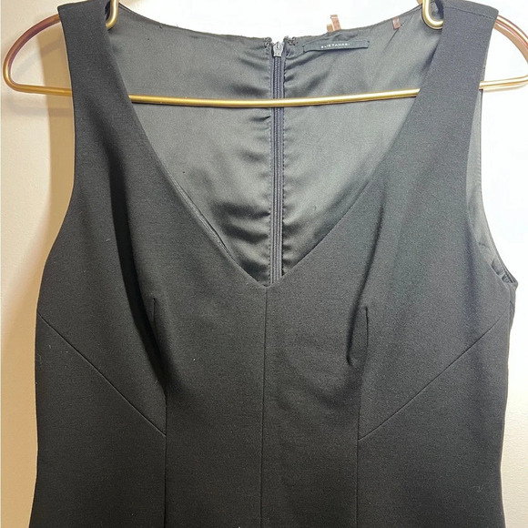 Elie Tahari Black V Neck Sheath Dress - Picture 2 of 7